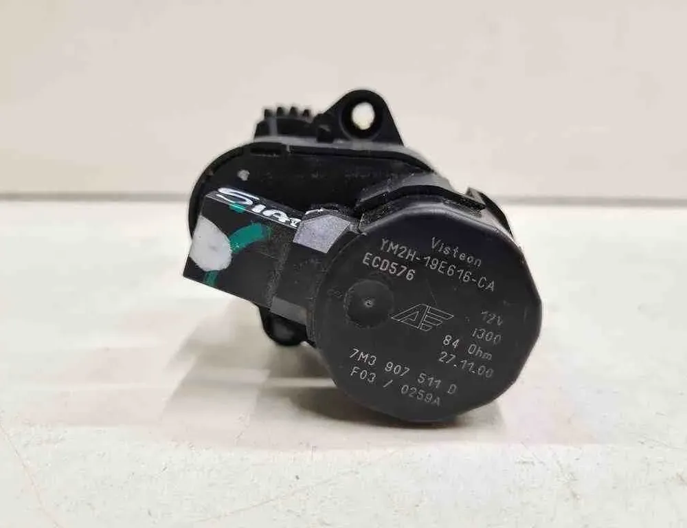 SEAT Alhambra 1 generation (1996-2010) Клапаны управления внутренним подогревом YM2H19E616CA,7M3907511D 32719020