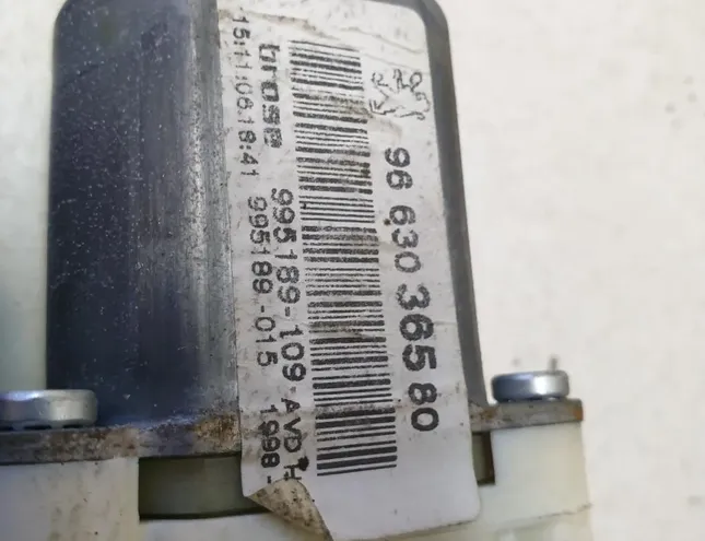 PEUGEOT 407 1 generation (2004-2010) Jobb első ajtó ablakvezérlő motorja 1137328403 32699060