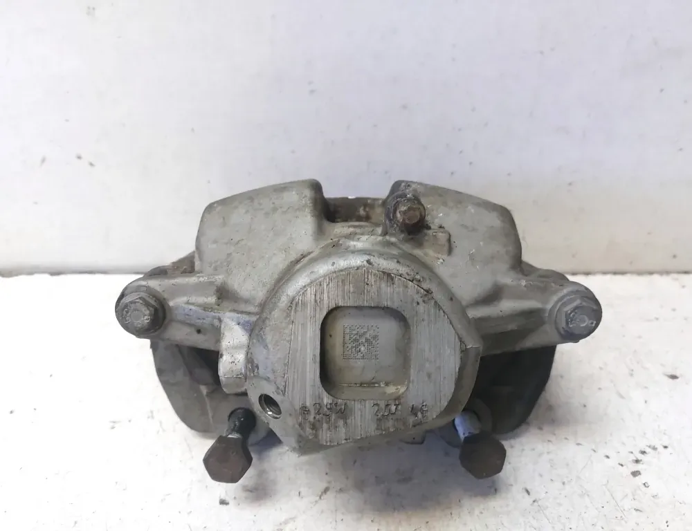 MERCEDES-BENZ C-Class W204/S204/C204 (2004-2015) Jobb első féknyereg B4345 34831582