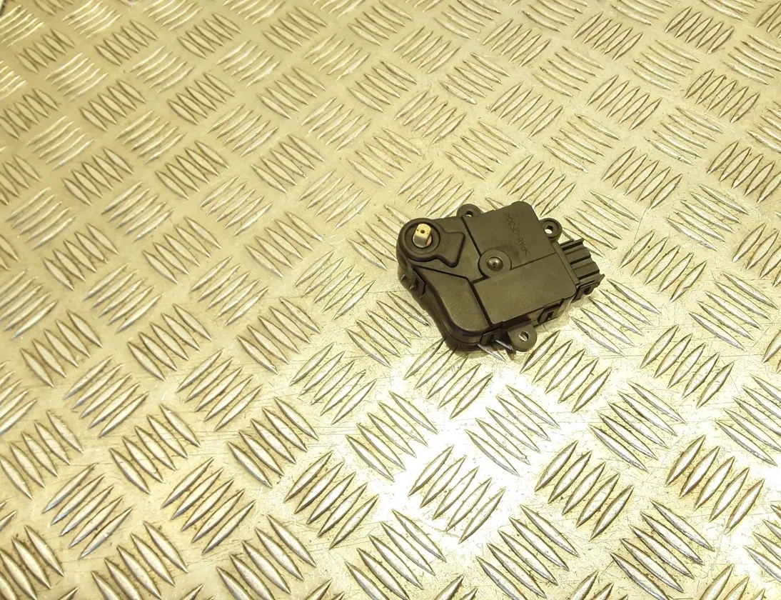 SEAT Alhambra 1 generation (1996-2010) Interior Heater Flap Motor Actuator YM2H19E634BA 29760363