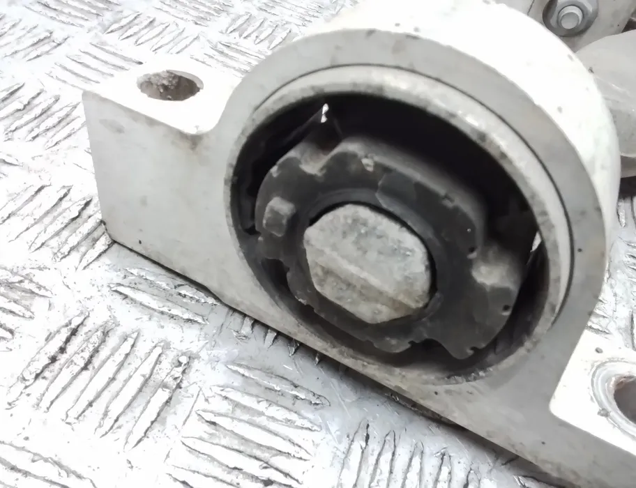 VOLVO S90 2 generation (2016-2023) Jobb első alsó keresztlengőkar 31360836 29531237