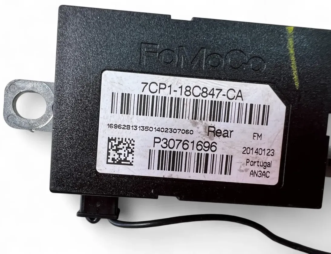 FORD Kuga 2 generation (2013-2020) Bootlid Antenna Amplifier 7CP1-18C847-CA 32050258