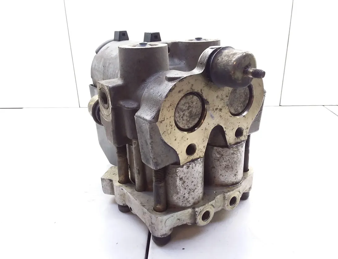 VOLKSWAGEN Transporter T4 (1990-2003) ABS Pump 701614111 20337467