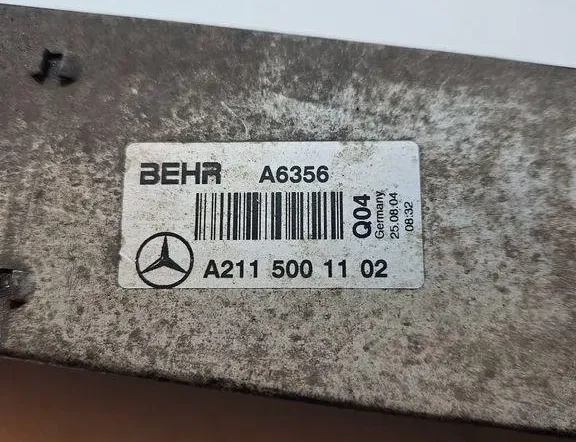 MERCEDES-BENZ E-Class W211/S211 (2002-2009) Feltöltőlevegő-hűtőrács A2115001102 31061561