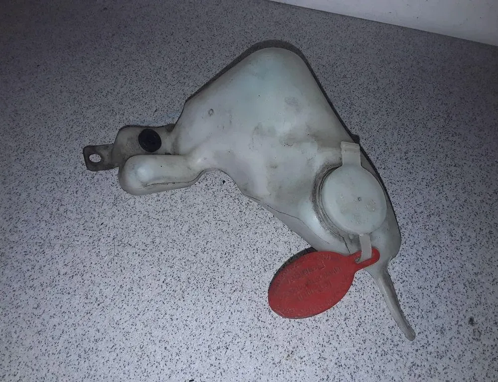 BMW 5 Series E39 (1995-2004) Window Washer Tank 61668361443 33749223