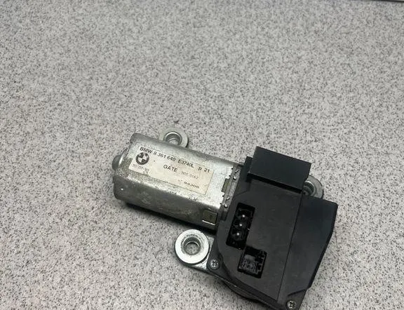 BMW 5 Series E39 (1995-2004) Csomagtérajtó ablaktörlő karja 8361640 33766254