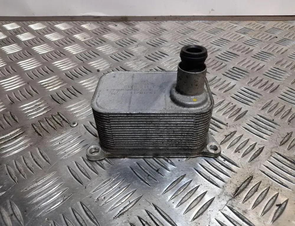 AUDI A5 Sportback 8T (2009-2011) Oil Cooler 06J117021J 33410439