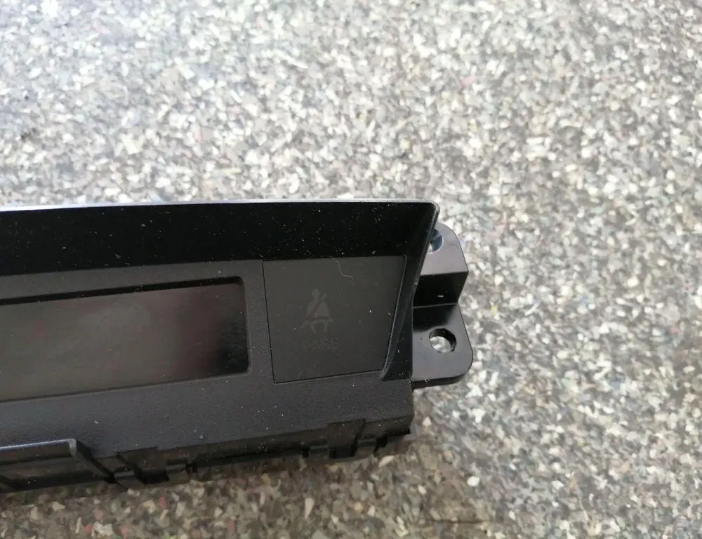 MAZDA 6 GG (2002-2007) Navigation Display GDK4611J0 33858461