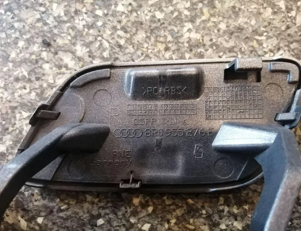 AUDI Q5 8R (2008-2017) Right Side Headlight Washer Cover Cap 8R0955276E 33858782