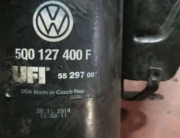 VOLKSWAGEN Passat B7 (2010-2015) Üzemanyagszűrő-ház 5Q0127400F 33880624