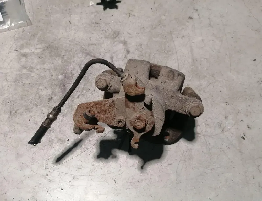 RENAULT Megane 1 generation (1995-2003) Jobb hátsó féknyereg 33887684