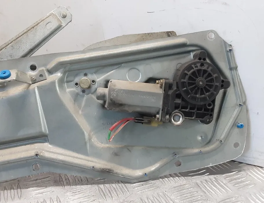 VOLVO V70 2 generation (2000-2008) Jobb hátsó ajtó ablakemelője 9152725 28381418