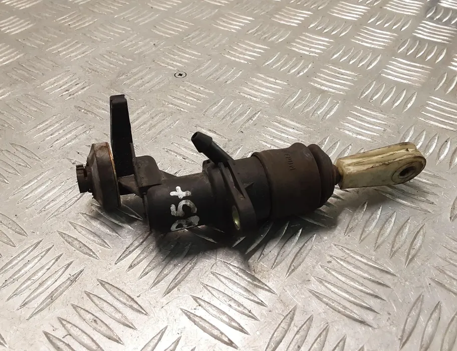 VOLKSWAGEN Passat B5 (1996-2005) Tengelykapcsoló henger 8E2721401D 28403702