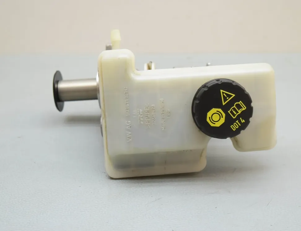 VOLKSWAGEN Tiguan 2 generation (2016-2024) Fékhenger 5Q1611301C 30836130