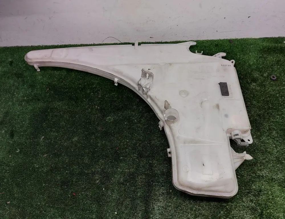 BMW 1 Series E81/E82/E87/E88 (2004-2013) Бачок омывателя 712423116 34247819