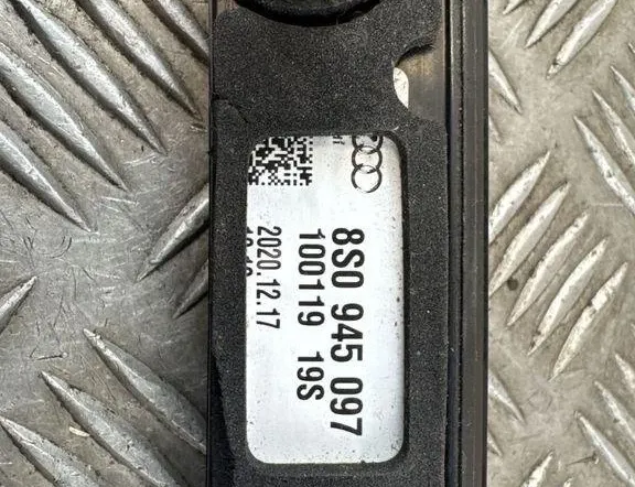 AUDI TT 8S (2014-2024) Hátsó fedél lámpa 8S0945097 31570718