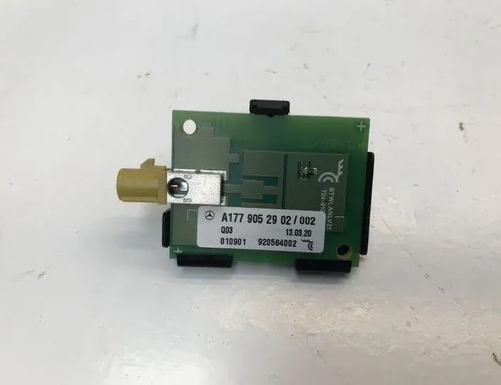 MERCEDES-BENZ B-Class W247 (2018-2023) Bootlid Antenna Amplifier 920584002,A1779052902 24266652