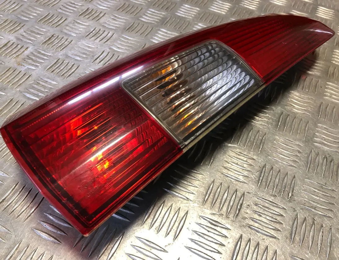 VOLVO V70 2 generation (2000-2008) Bal hátsó lámpa 9154493 29098445