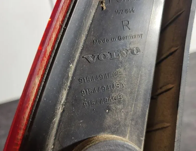 VOLVO V70 1 generation (1997-2000) Jobb hátsó lámpa 9154494 31499846