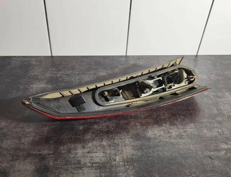 VOLVO V70 1 generation (1997-2000) Jobb hátsó lámpa 9154494 31499846