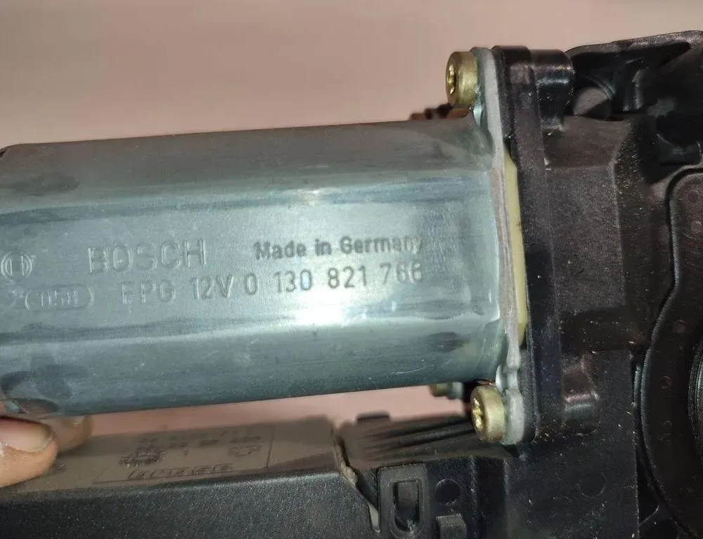 PEUGEOT 407 1 generation (2004-2010) Jobb első ajtó ablakvezérlő motorja 0130821766 31501835