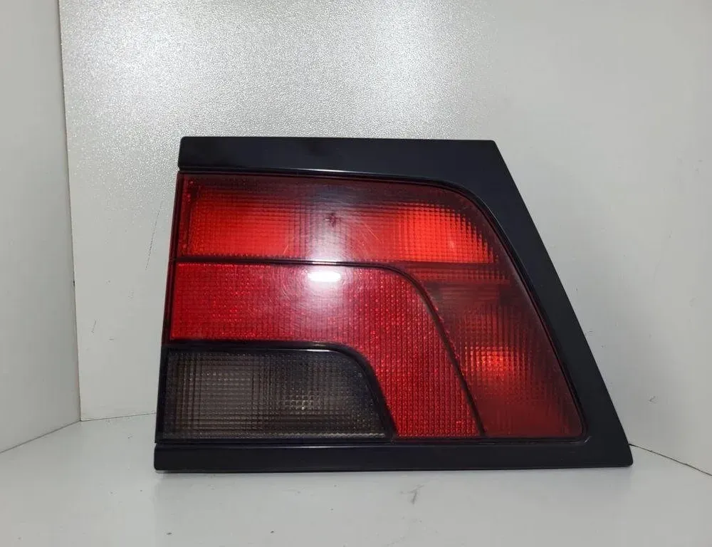 VOLVO V70 2 generation (2000-2008) Csomagtérajtó bal oldali hátsó lámpája 451011 31511872