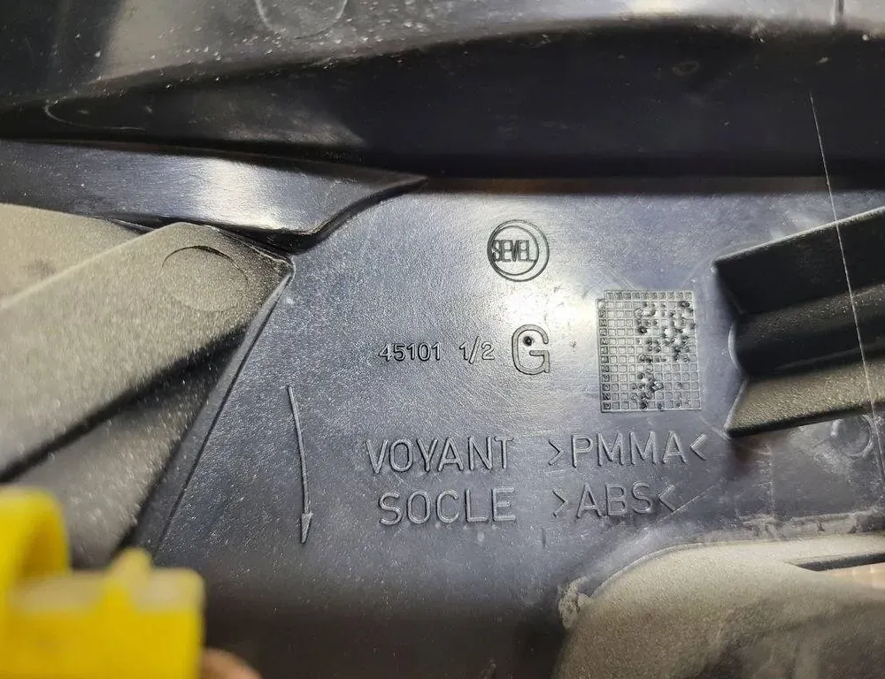 VOLVO V70 2 generation (2000-2008) Csomagtérajtó bal oldali hátsó lámpája 451011 31511872