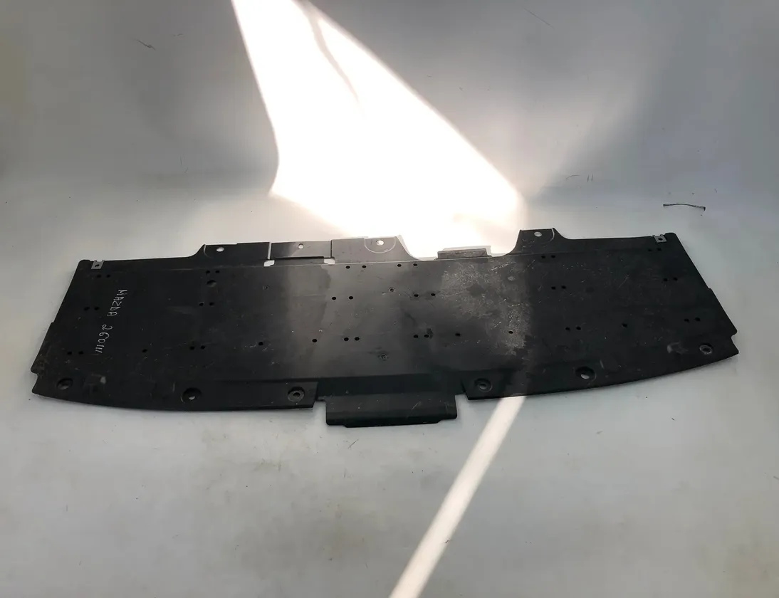 MAZDA CX-30 1 generation (2019-2023) Задняя средняя нижняя защита Dfr55611y 34526032