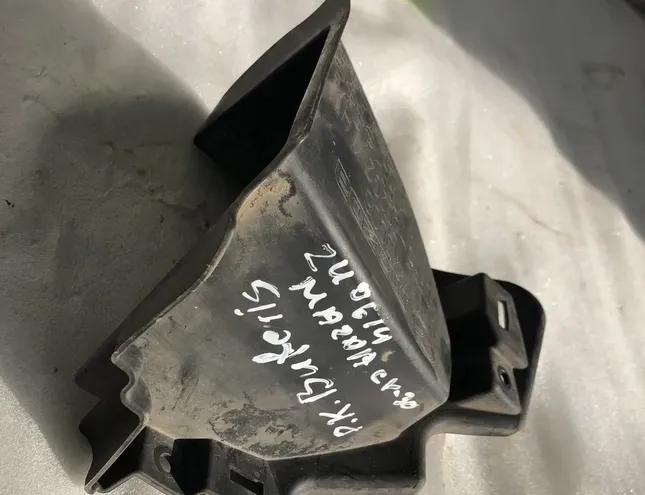 MAZDA CX-30 1 generation (2019-2023) Légbeszívó csatorna rész Dfr5502g2 26391991