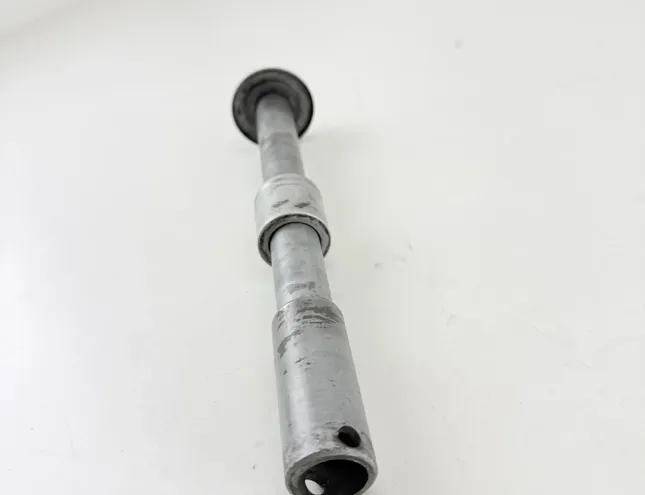 BMW K Hátsó kerék tengelye 123 33724591