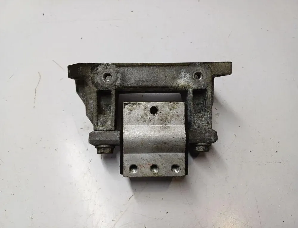 MERCEDES-BENZ C-Class W204/S204/C204 (2004-2015) Sebességváltó konzol A1402421340 31123151