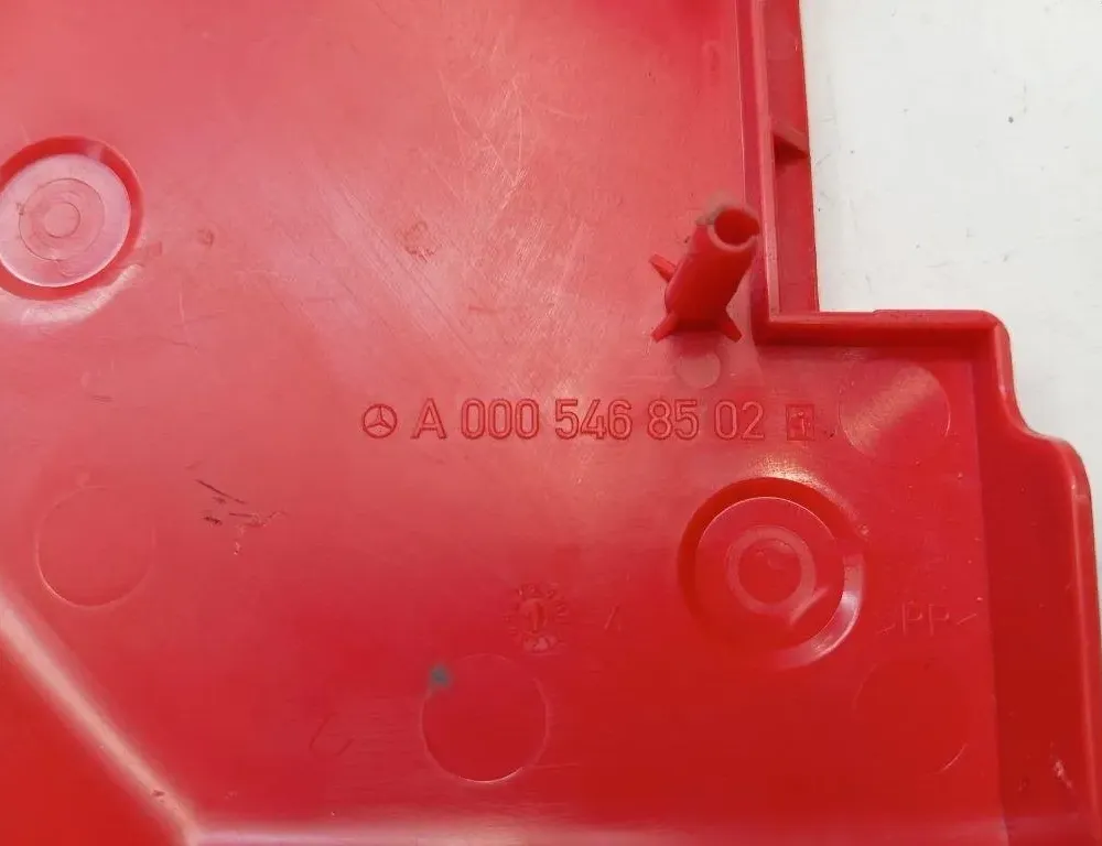 MERCEDES-BENZ E-Class W213/S213/C238/A238 (2016-2024) Крышка аккумулятора A0005468502 31148139