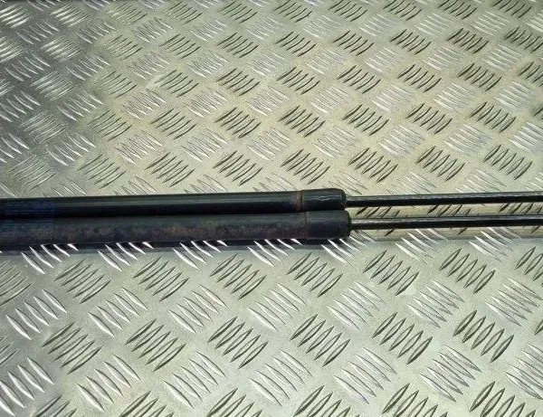 VOLKSWAGEN Caddy 3 generation (2004-2015) Jobb oldali csomagtérajtó gázrugója 2K0827550 31086331