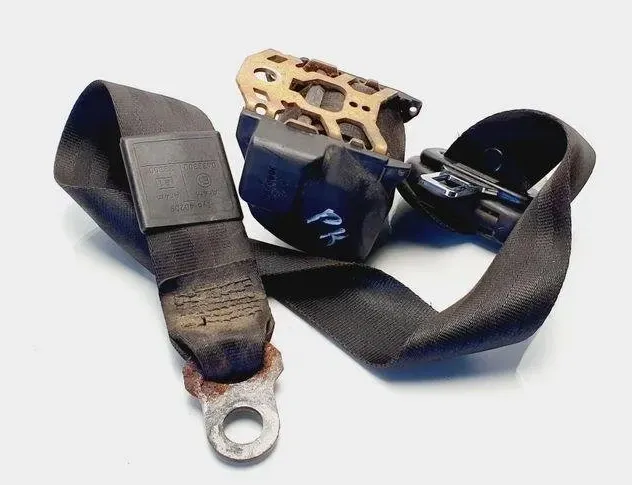 VOLKSWAGEN Passat B5 (1996-2005) Front Left Seatbelt 357857705 31094811