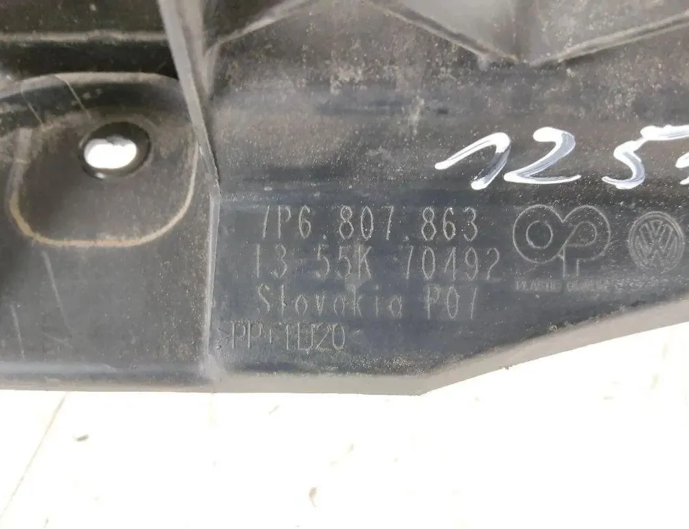 VOLKSWAGEN Touareg 2 generation (2010-2018) Jobb hátsó lökhárító konzolja 7P6807863,7P6807863A 31931337