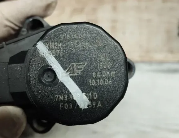 SEAT Alhambra 1 generation (1996-2010) Belső fűtőtest vezérlőszelepei 7M3907511,7M3907511D 34016773