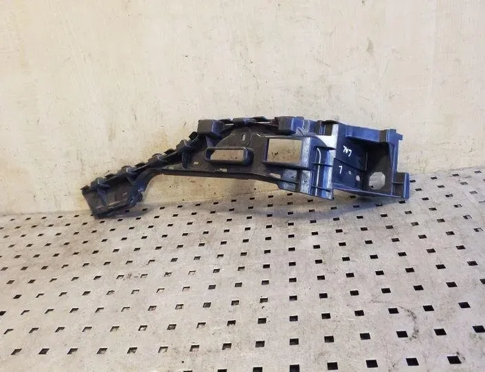 VOLKSWAGEN Touareg 2 generation (2010-2018) Левый держатель заднего бампера 7P6807393 26159452