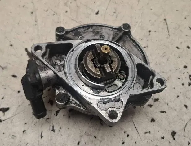 AUDI A4 B7/8E (2004-2008) Vákuumszivattyú 60806C,057145100C 34190689