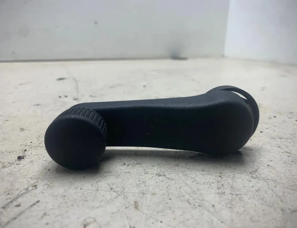 VOLKSWAGEN Golf 6 generation (2008-2015) Ablaknyitó fogantyú 9737600002,1H0837581D,7269953,97376000025B21,1031818,95VWA23342ABYYEI,97376000025C38,95VWA23342AAYYEI,1H0837581,1H0837581B 34198606