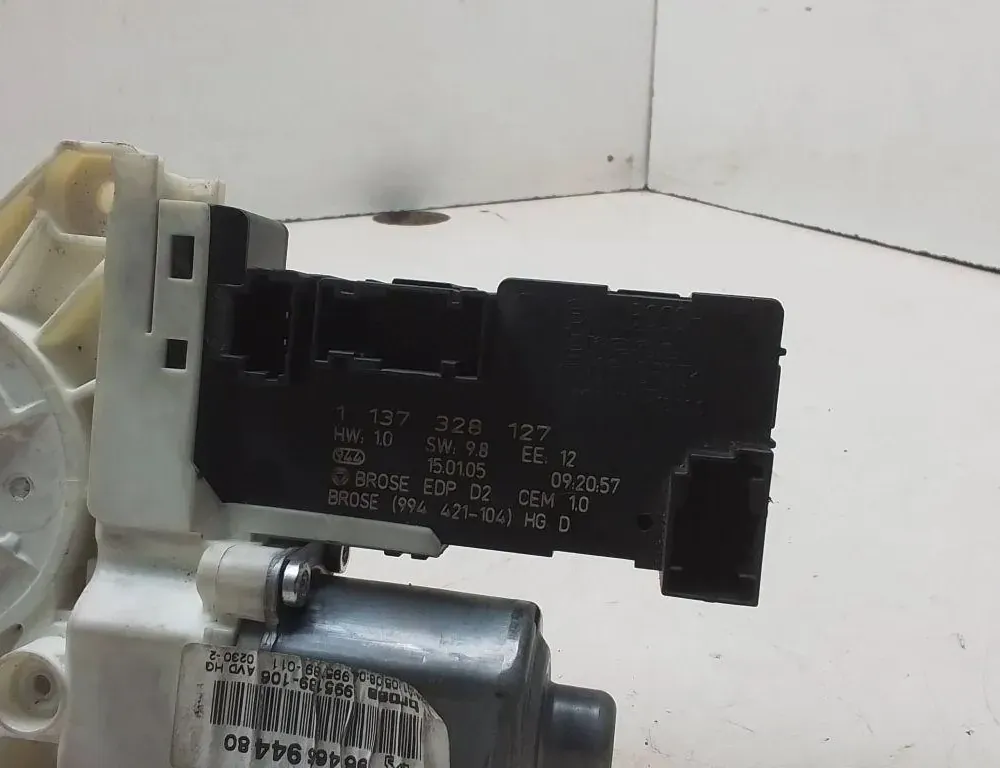 PEUGEOT 807 1 generation (2002-2012) Маторчик стеклоподъемника передней левой двери 995189106,9646594480,99589011 34193931