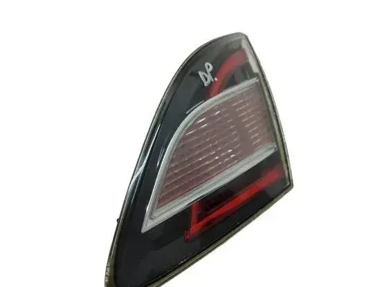 MAZDA 6 GG (2002-2007) Right Side Tailgate Taillight 13241055 23812147