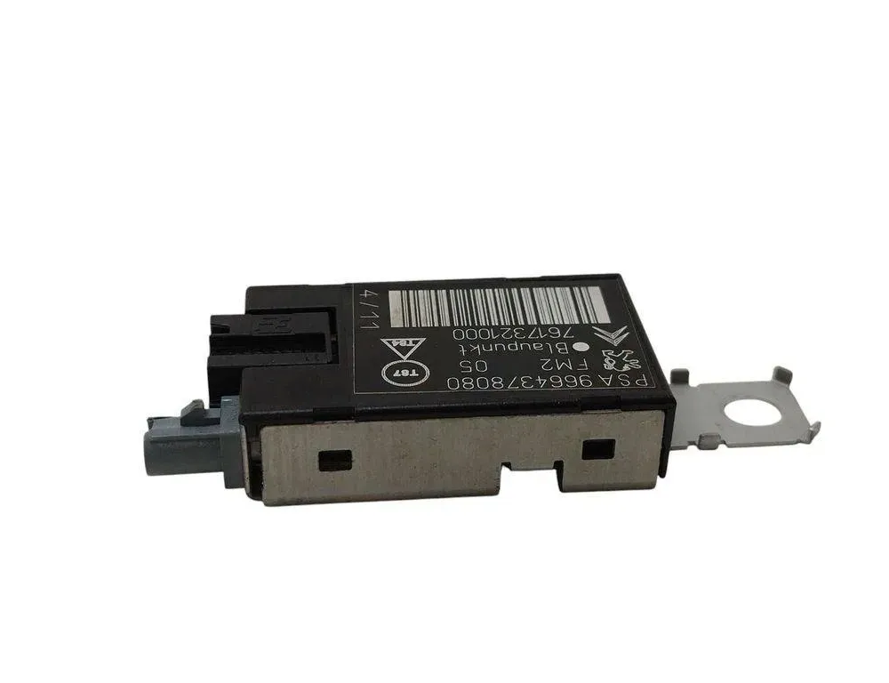 PEUGEOT 5008 1 generation (2009-2016) Csomagtérfedél-antenna erősítője 9664378080 30383995