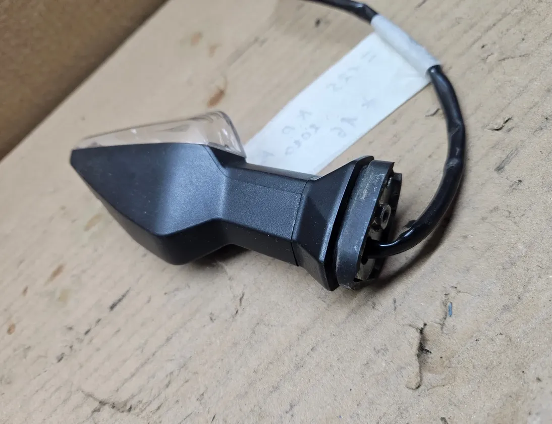 KAWASAKI Z Передний левый указатель поворота 230370398,230370545,230370450 33473560