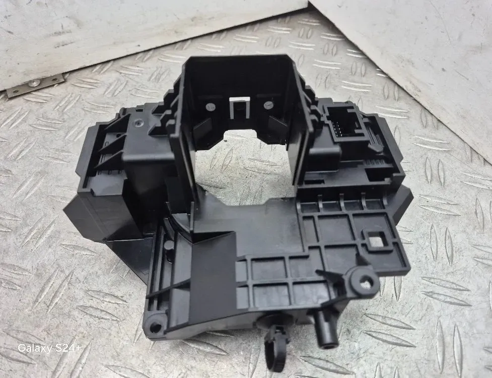 FORD Focus 3 generation (2011-2020) Катушка рулевого управления BV6T13N064AG 32384652