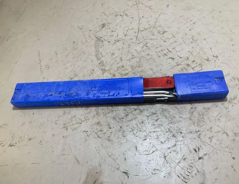 BMW 6 Series E63/E64 (2003-2010) Elakadást jelző háromszög 1095457 33806684