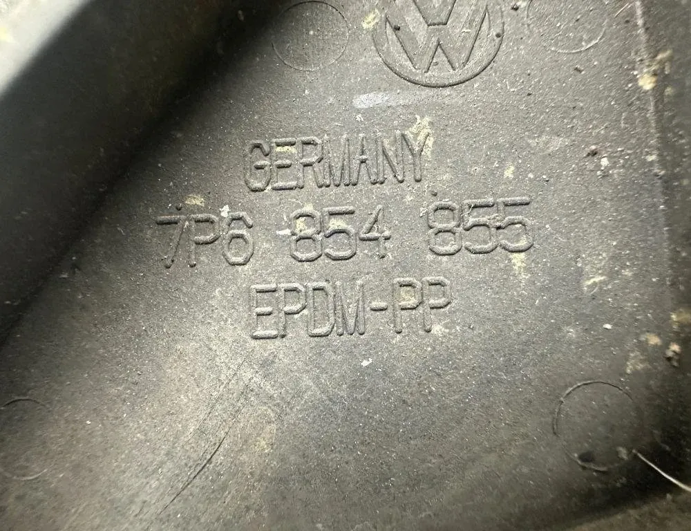 VOLKSWAGEN Touareg 2 generation (2010-2018) Bal hátsó sárvédő 7P6854855 31415669