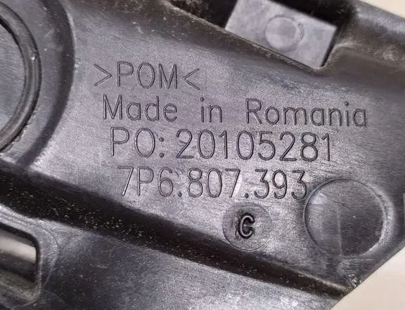 VOLKSWAGEN Touareg 2 generation (2010-2018) Jobb hátsó lökhárító konzolja 7P6807393A 31417245