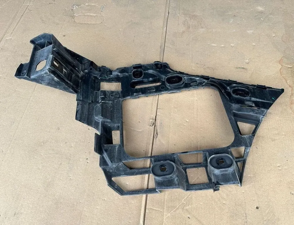 VOLKSWAGEN Touareg 2 generation (2010-2018) Jobb hátsó lökhárító konzolja 7P6807393A 31420126