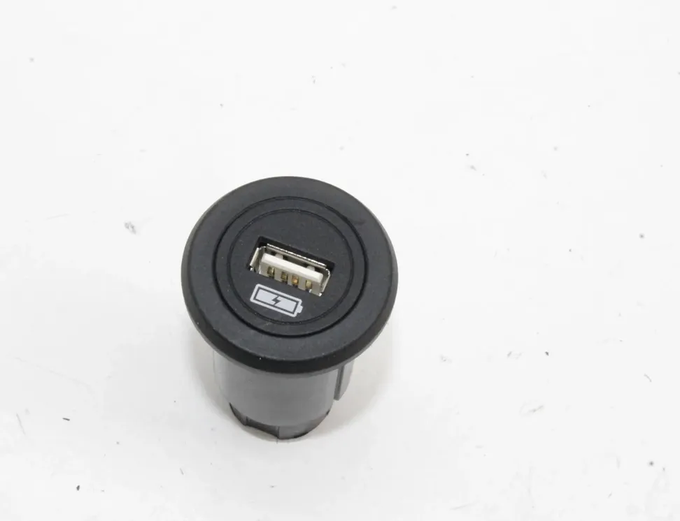 JAGUAR I-Pace 1 generation (2018-2023) USB J9D3-19010-AB 31871643