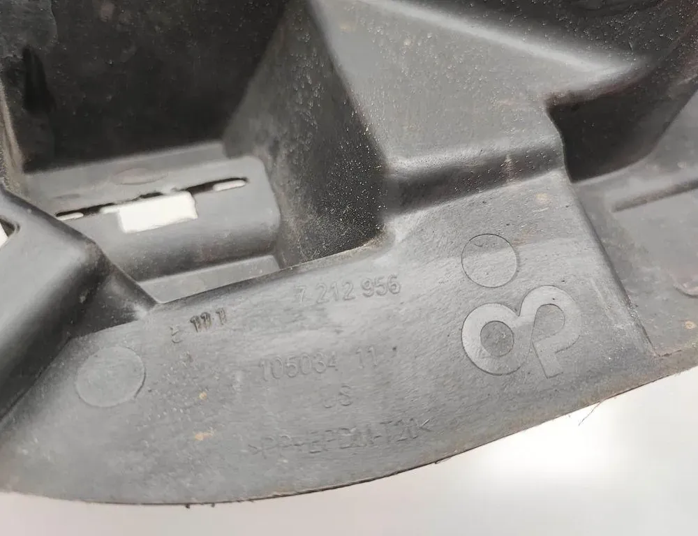 BMW X3 E83 (2003-2010) Front Right Side Fog Light Bracket 7212956 33683825